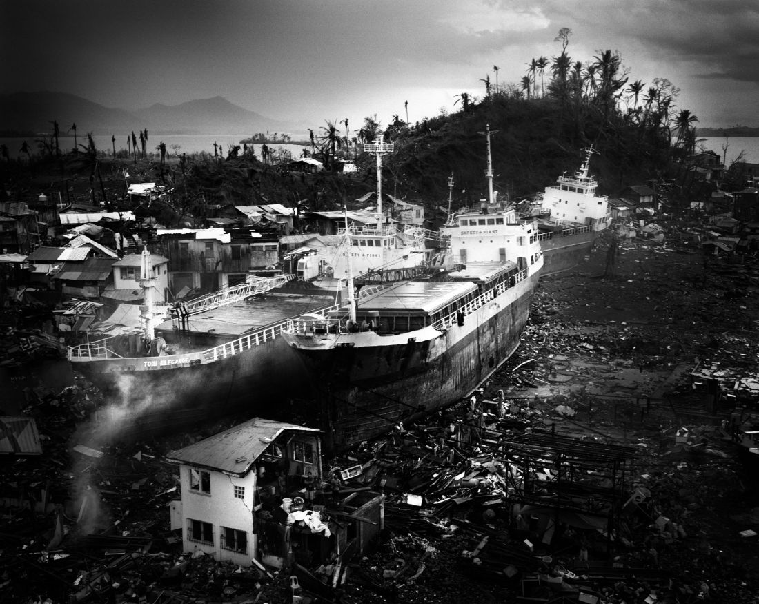 tomasz-gudzowaty-typhoon-haiyan-philippines-01
