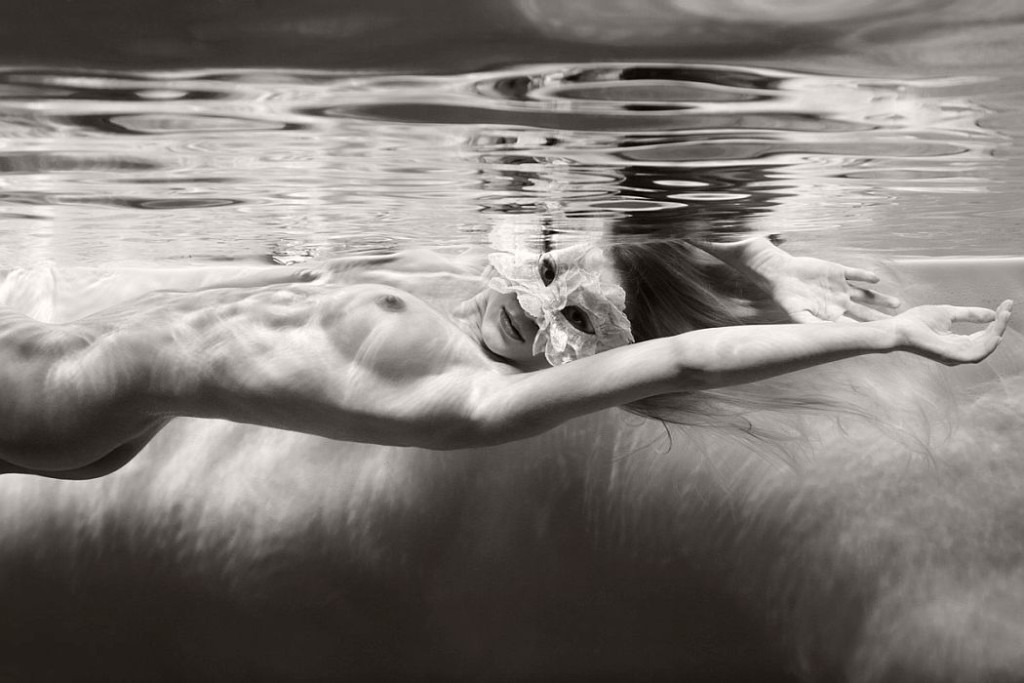 Black And White Underwater Nudes By Harry Fayt Monovisions Black