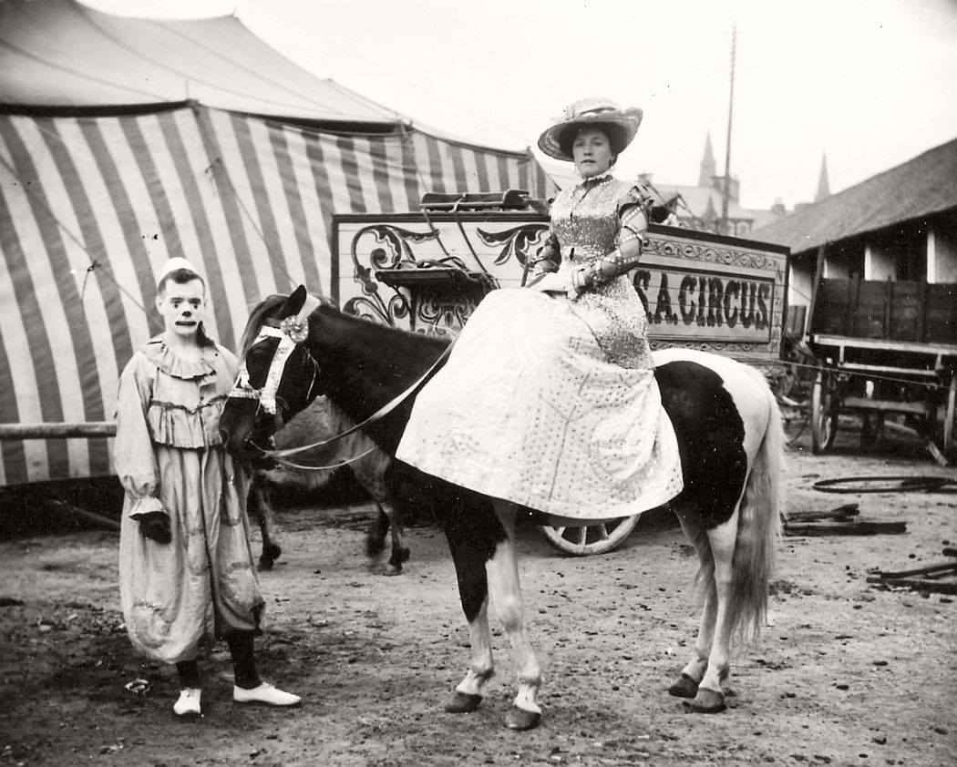 Vintage Circus Performers 31