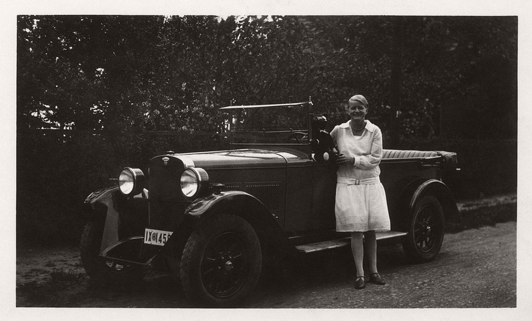 Vintage German Ladies With Their Classic Cars 1920s Monovisions