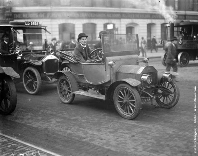 Vintage-Transport-Automobiles-11