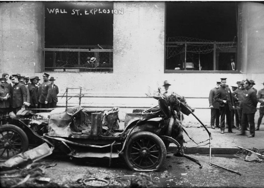 Wall-Street-bombing-in-1920-03