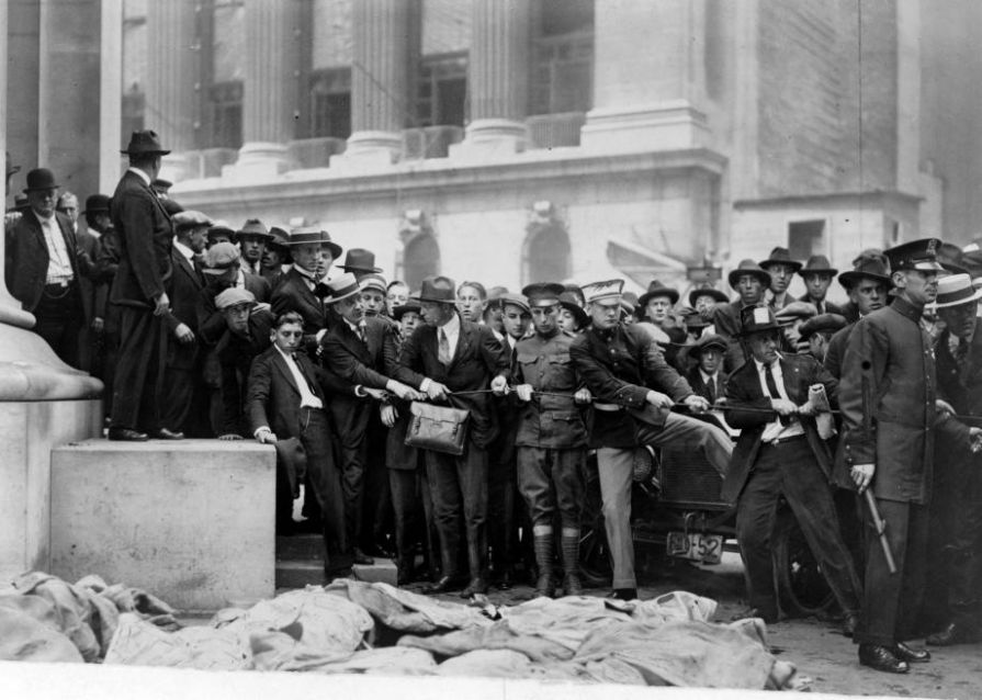 Wall-Street-bombing-in-1920-10