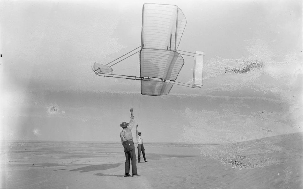 Wright-Brothers-First-Flight-in-1903-03