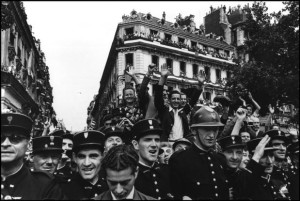 Biography: War photographer Robert Capa | MONOVISIONS - Black & White ...