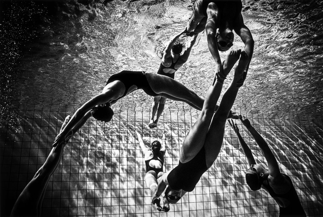 Tomasz-Gudzowaty-Synchronized-Swimming-13