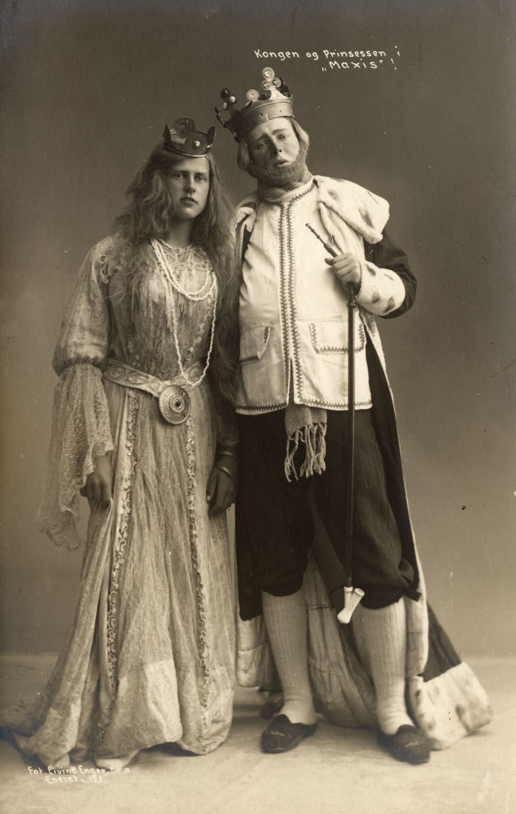 fairy-tale-glass-plate-portraits-from-norway-1909-18