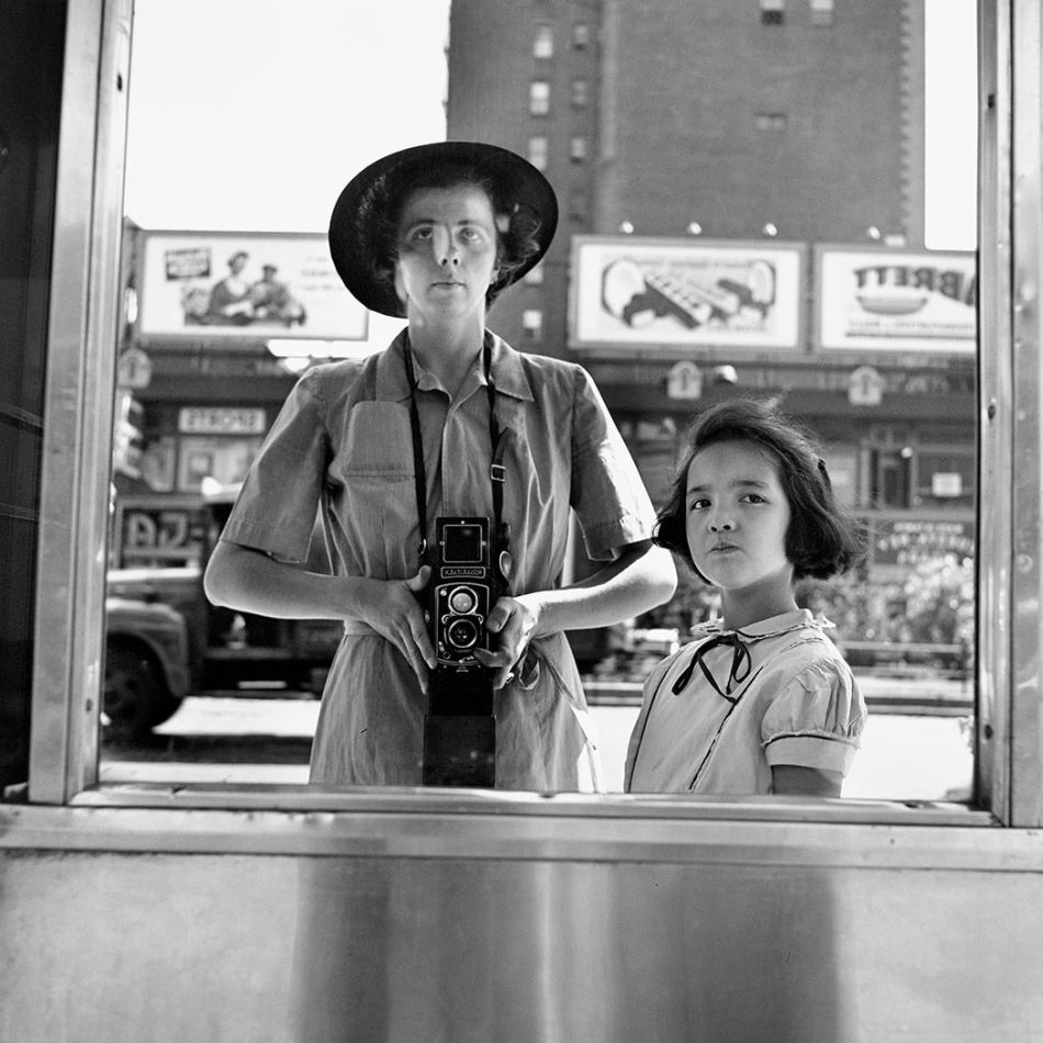 top-10-black-and-white-self-portraits-by-famous-photographers-Vivian-Maier