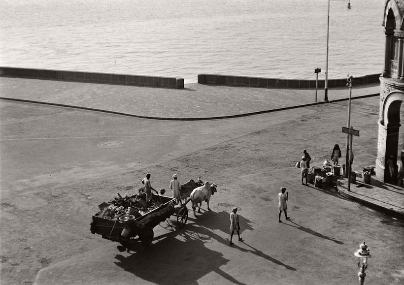 Dustcart, Bombay, 1929, photo: Emil Otto Hoppé