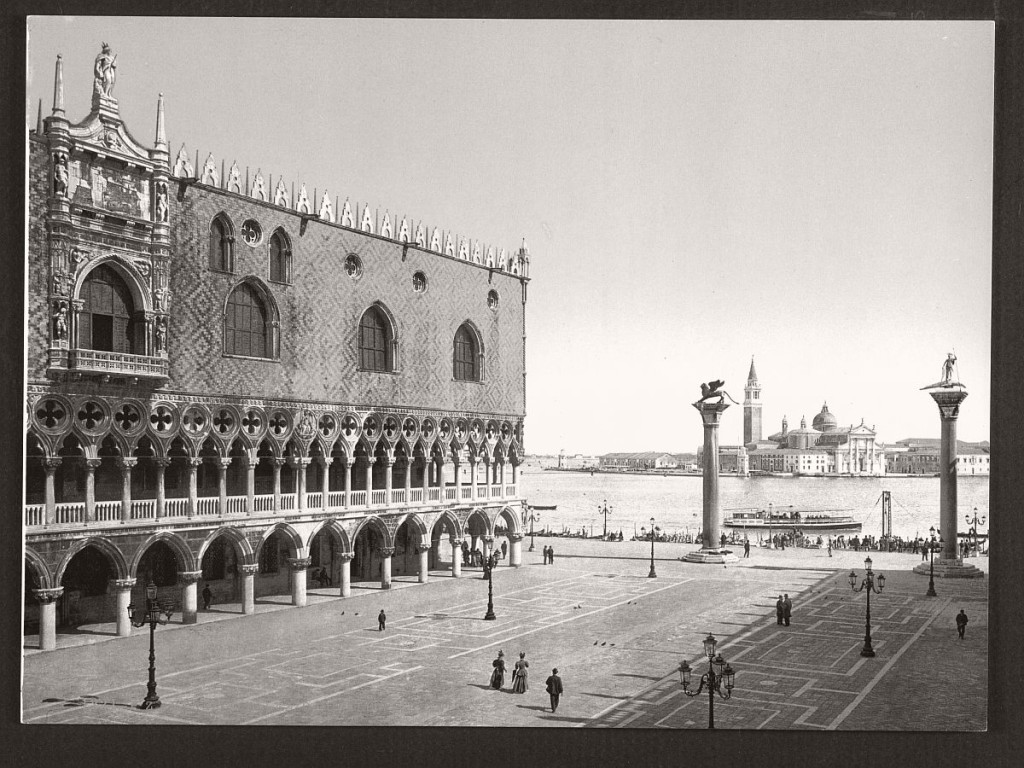 Historic B&W photos of Venice, Italy (19th century) | MONOVISIONS ...