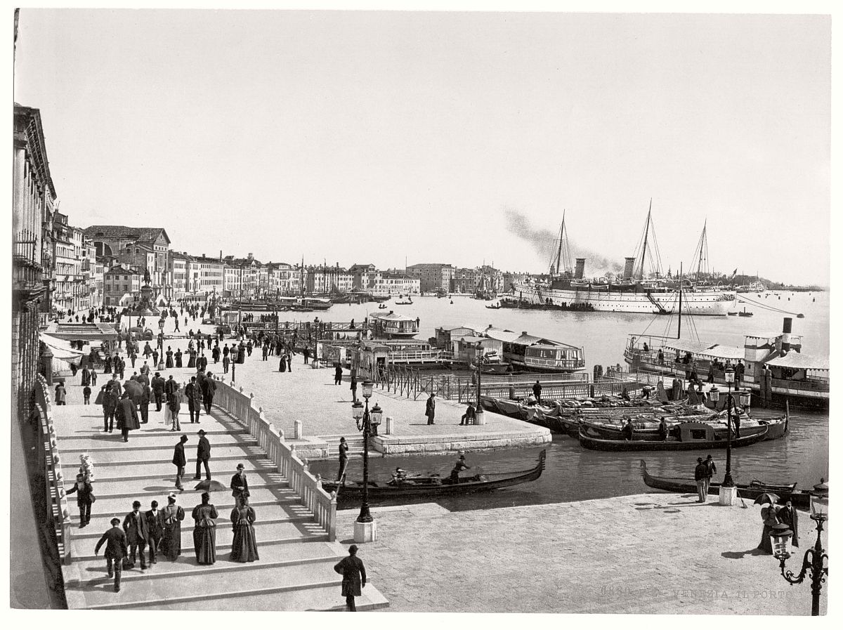 vintage-bw-photos-of-venice-italy-in-19th-century-12