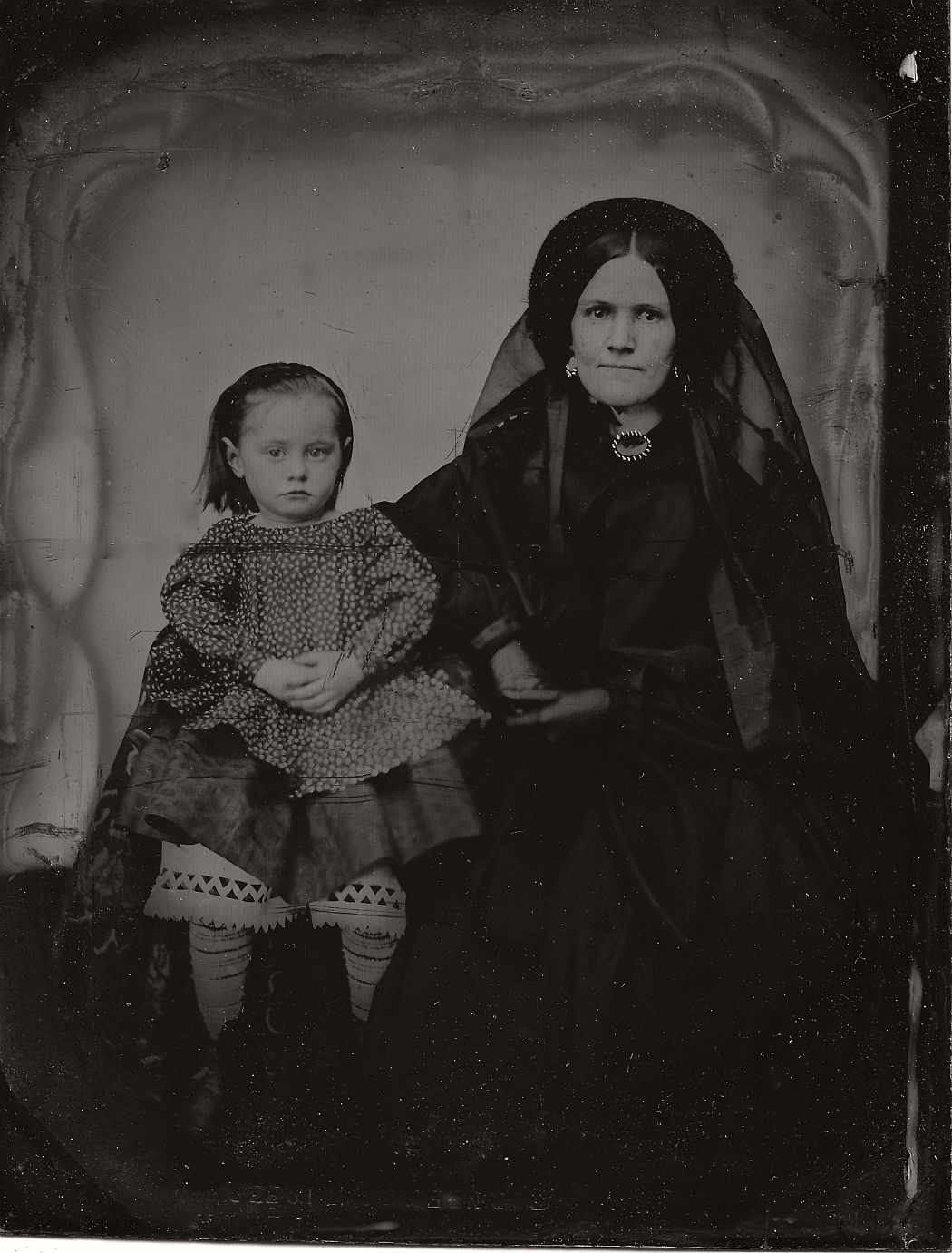 vintage-daguerreotypes-of-widows-in-mourning-victorian-era-1800s-06