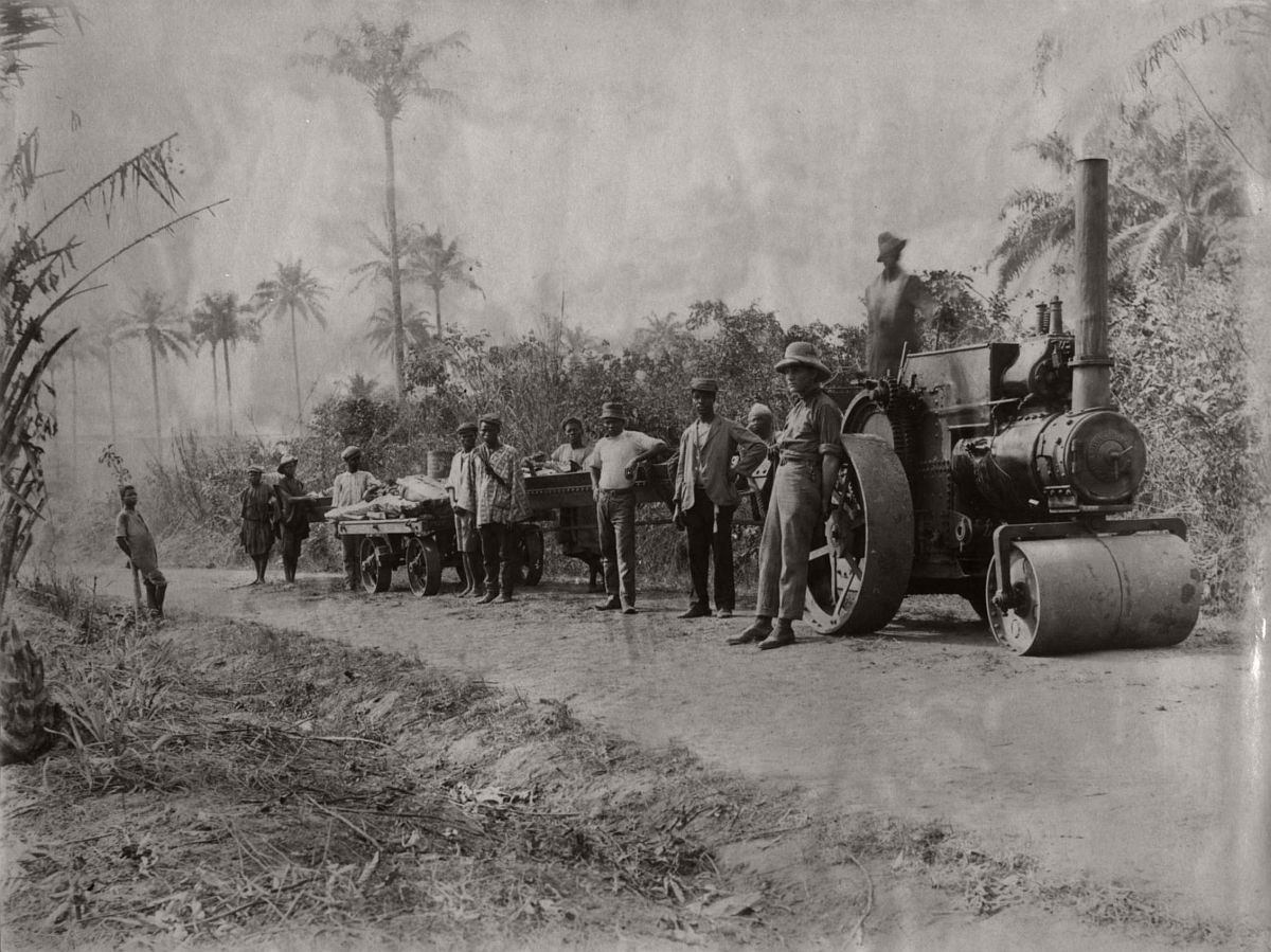 vintage-photo-west-africa-village-people-1910-1913-lagos-nigeria-04