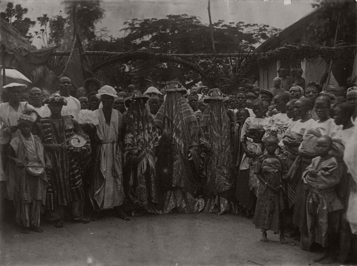 vintage-photo-west-africa-village-people-1910-1913-lagos-nigeria-09
