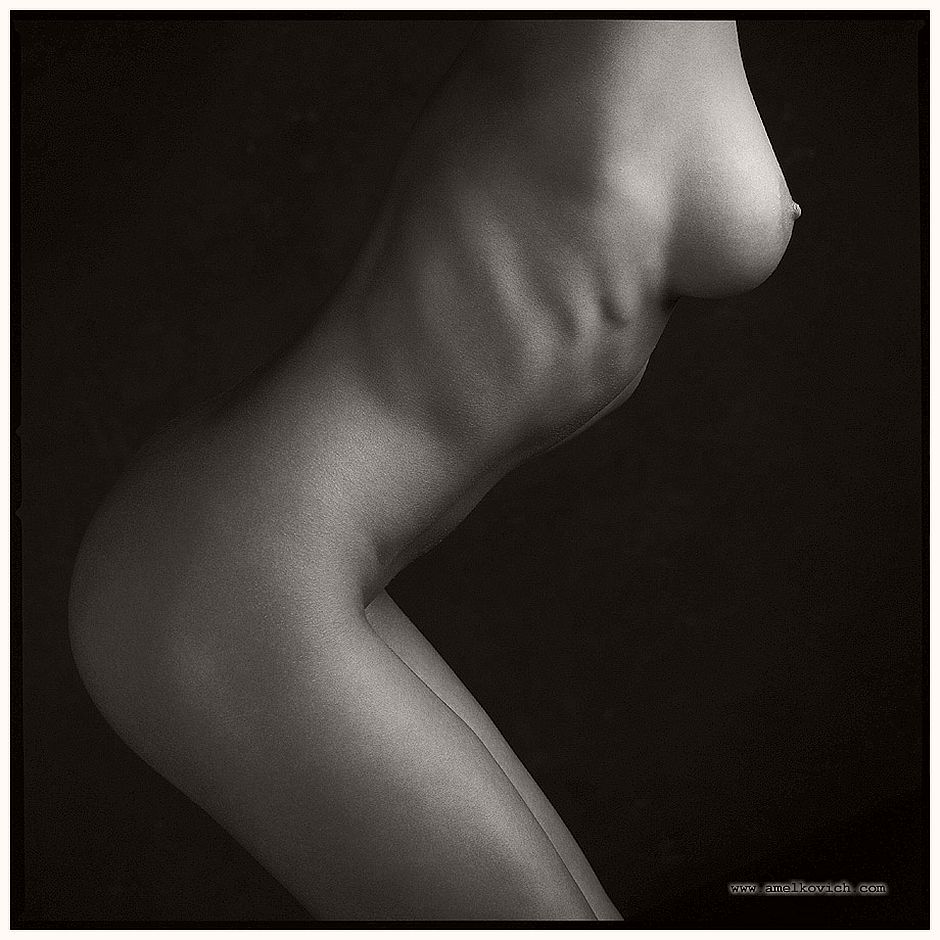 black-and-white-close-up-nudes-by-igor-amelkovich-11