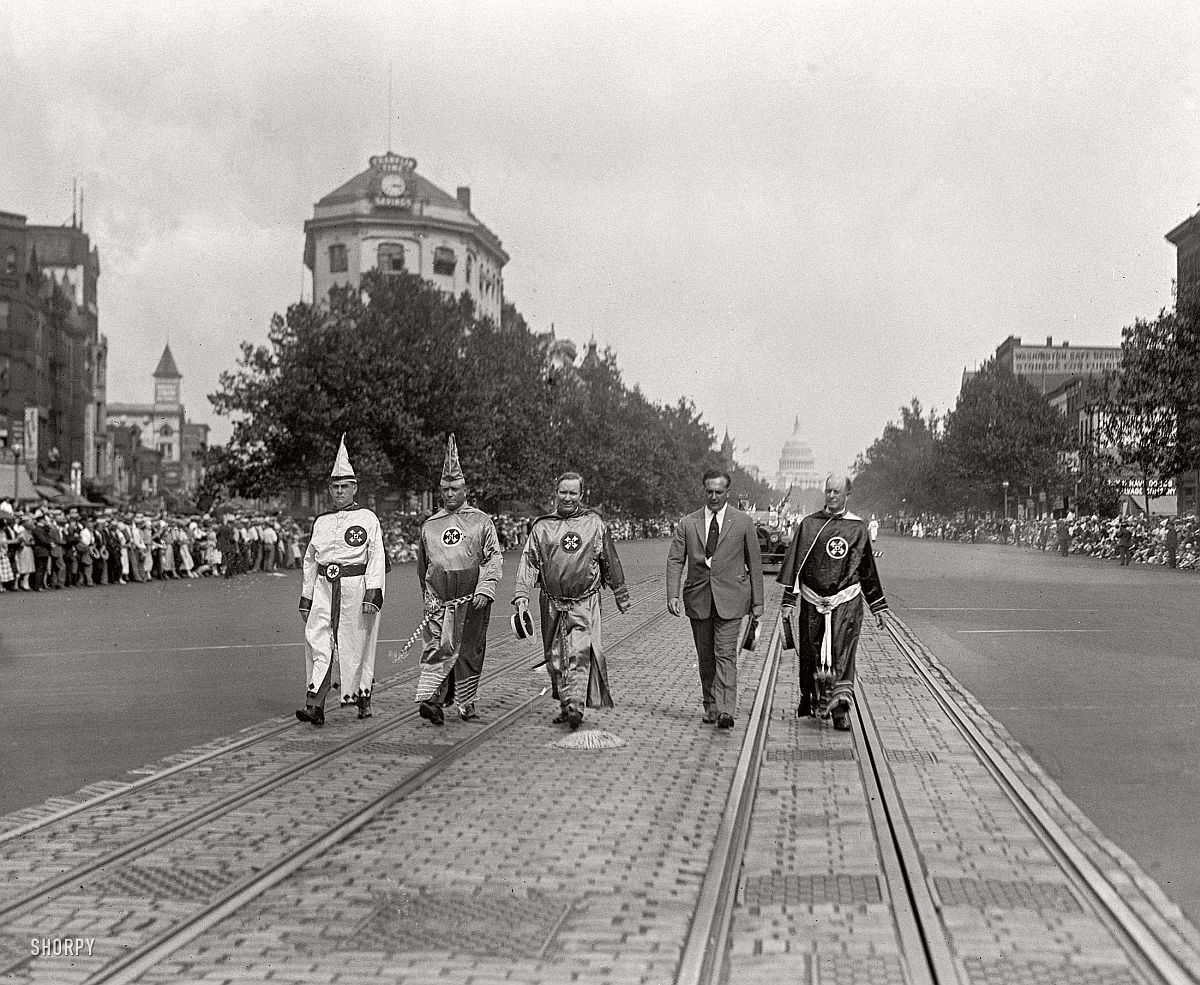 vintage-ku-klux-klan-parade-in-1920s-06