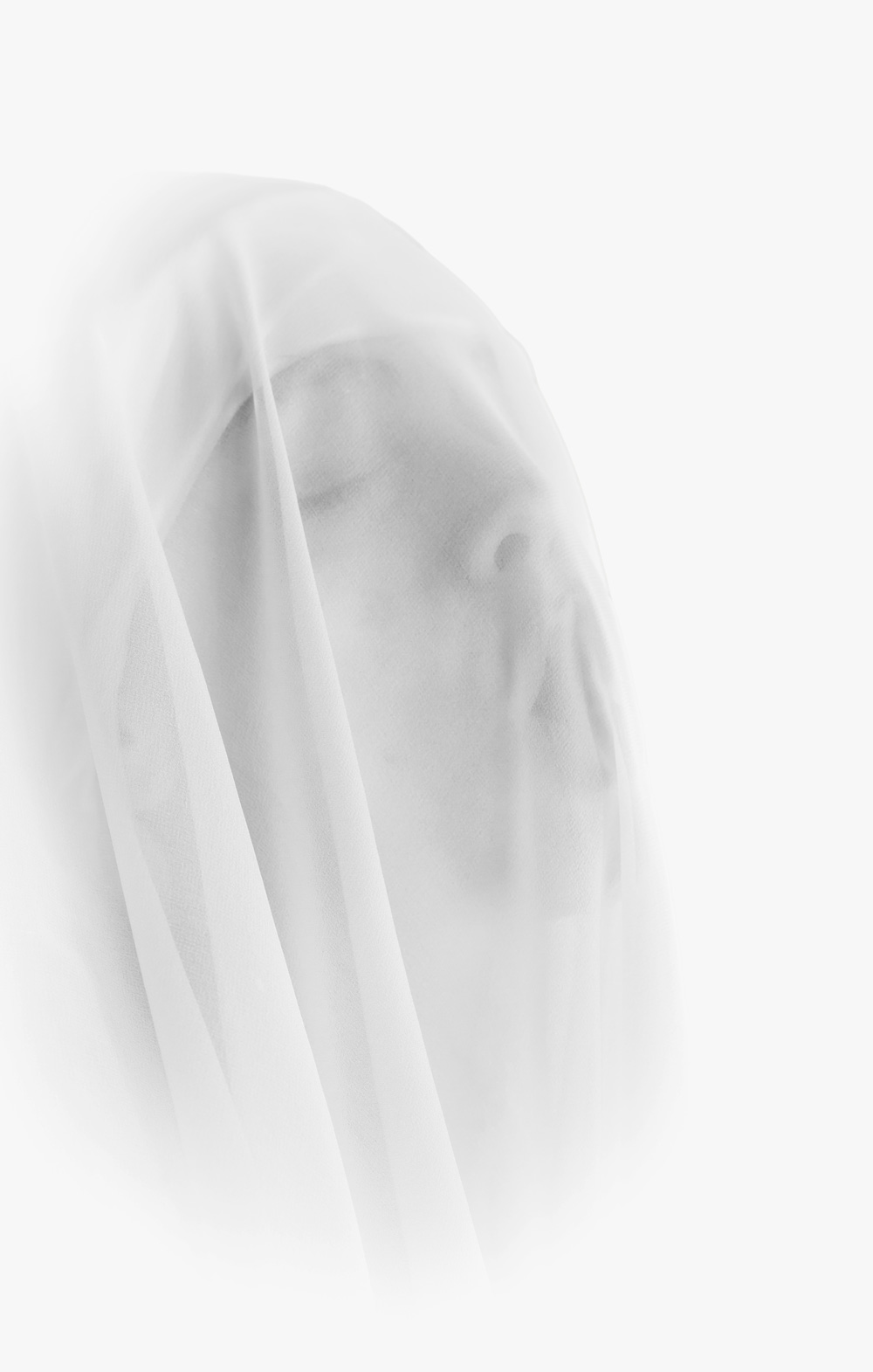 ©robertospotti-woman-with-veil