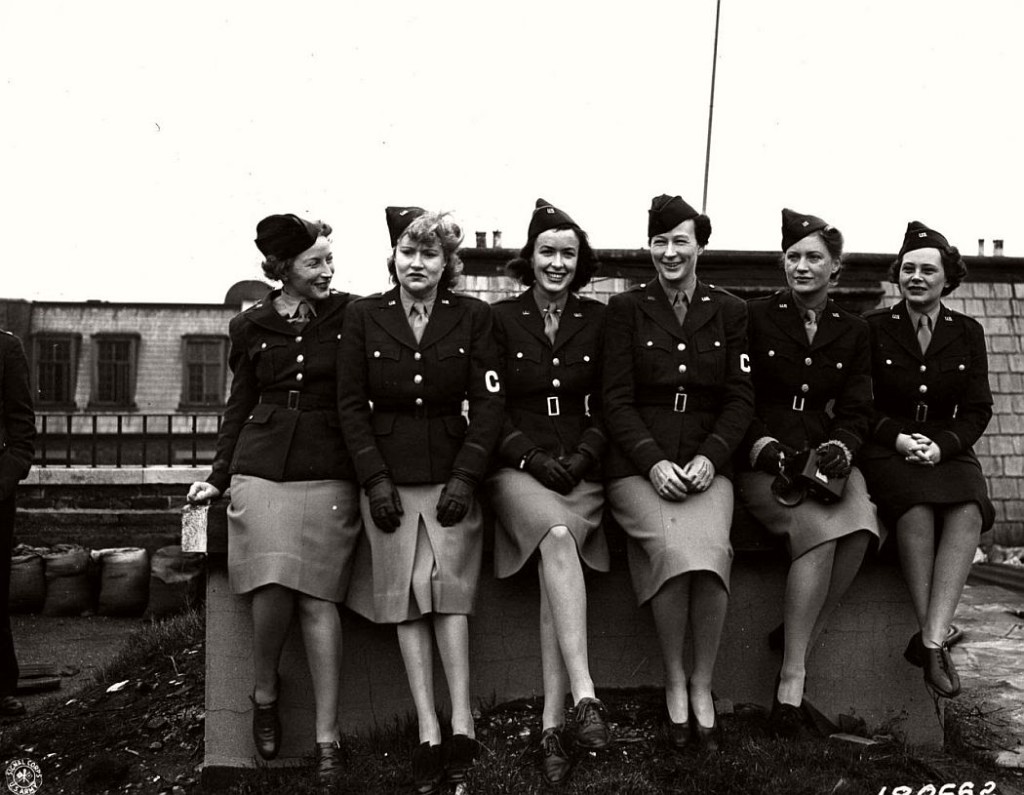 Vintage Photos of American women in World War II 