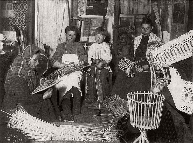 vintage-russian-peasants-and-their-craft-jobs-early-20th-century-16