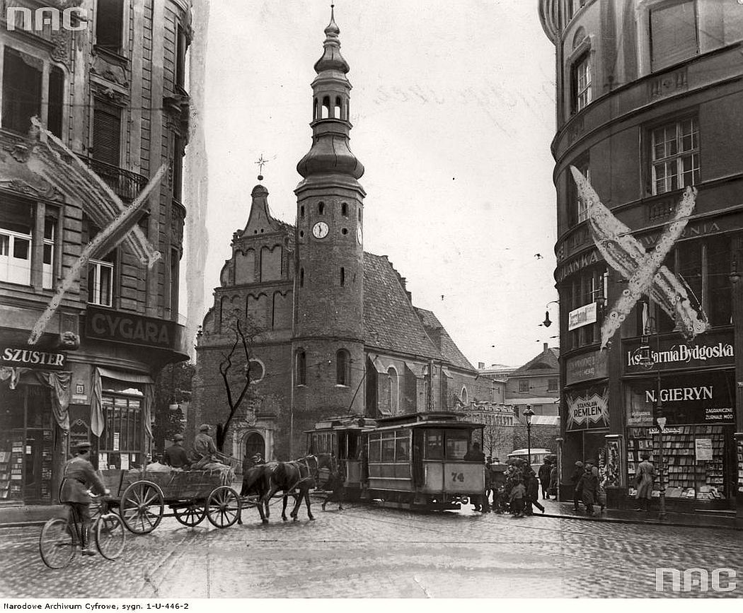 church-of-the-klarysek-wniebowziecia-najswietszej-maryi-panny-near-gdanska-street-in-bydgoszcz-1925