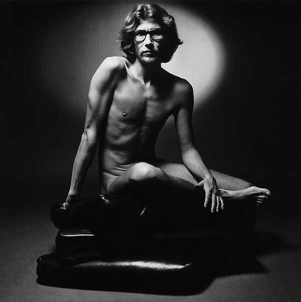 jeanloup-sieff-yves-saint-laurent-poses-for-his-perfumes-ad-campaign-paris-1971-the-estate-of-jeanloup-sieff