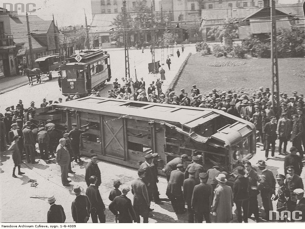 tram-accident-near-reymonta-place-in-lodz-1929
