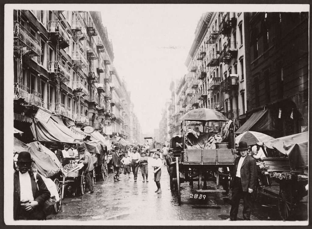 Vintage: Pushcart Markets in New York (Early 20th Century