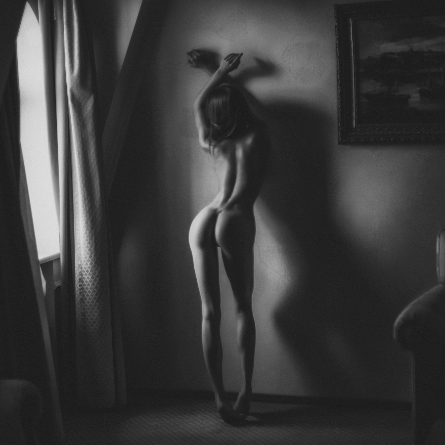 Look at me by Vassilis Pitoulis (Greece) – 1st Place Winner – Nude Photographer of the Year 2016