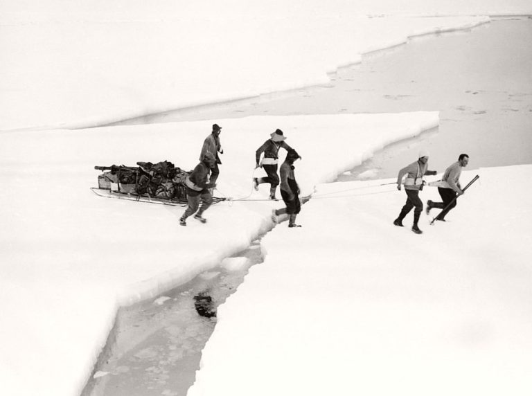 Biography: pioneer Antarctic photographer Herbert G. Ponting ...