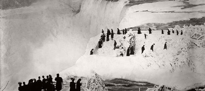 Vintage: Niagara Falls during Winter (19th Century)