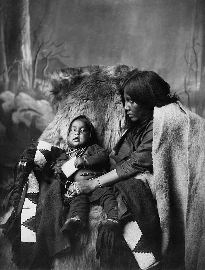 Blackfoot woman and child in the late 1880s