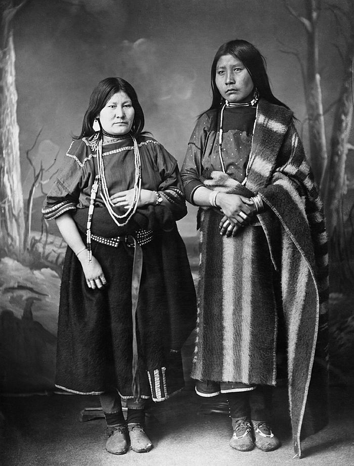 Blackfoot women, ca. 1880s