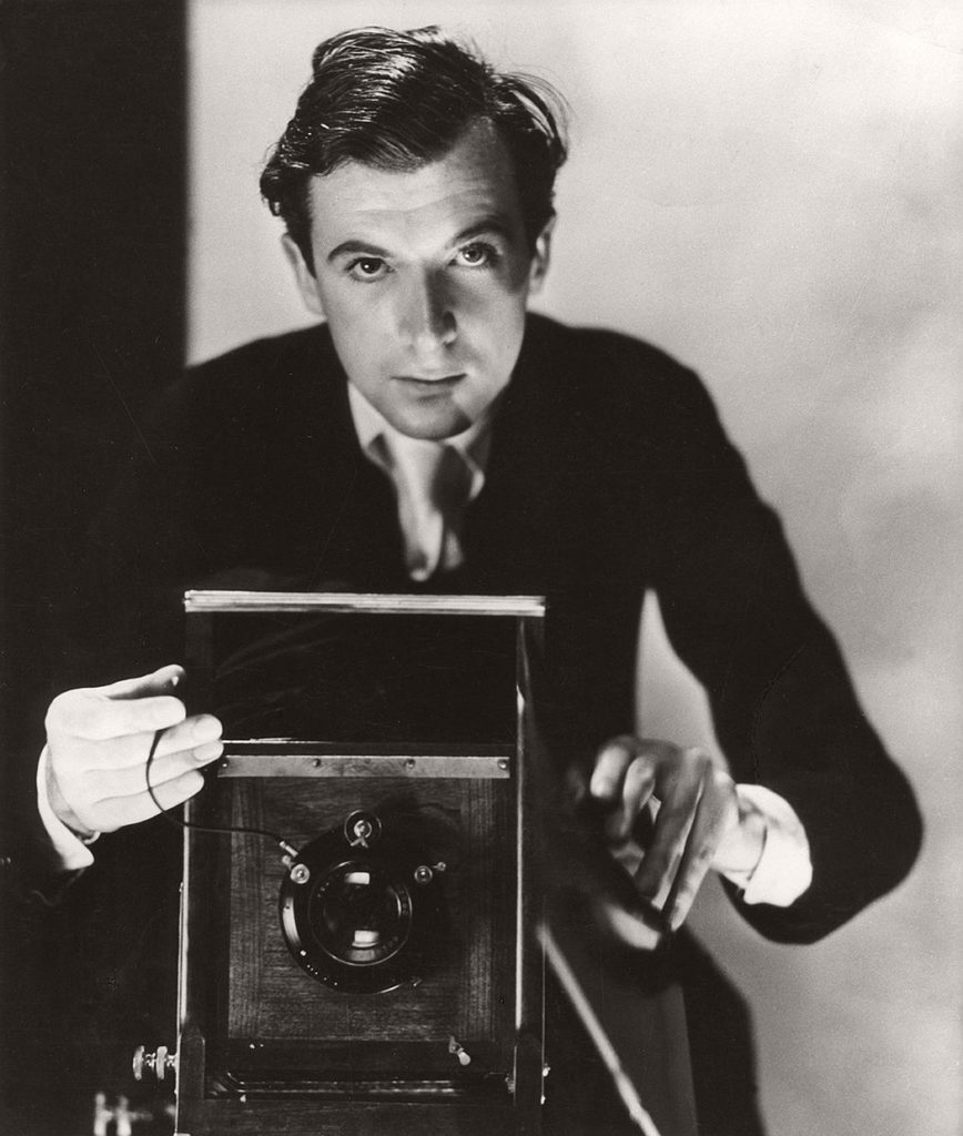 Biography: Fashion, Portrait and War photographer Cecil Beaton ...