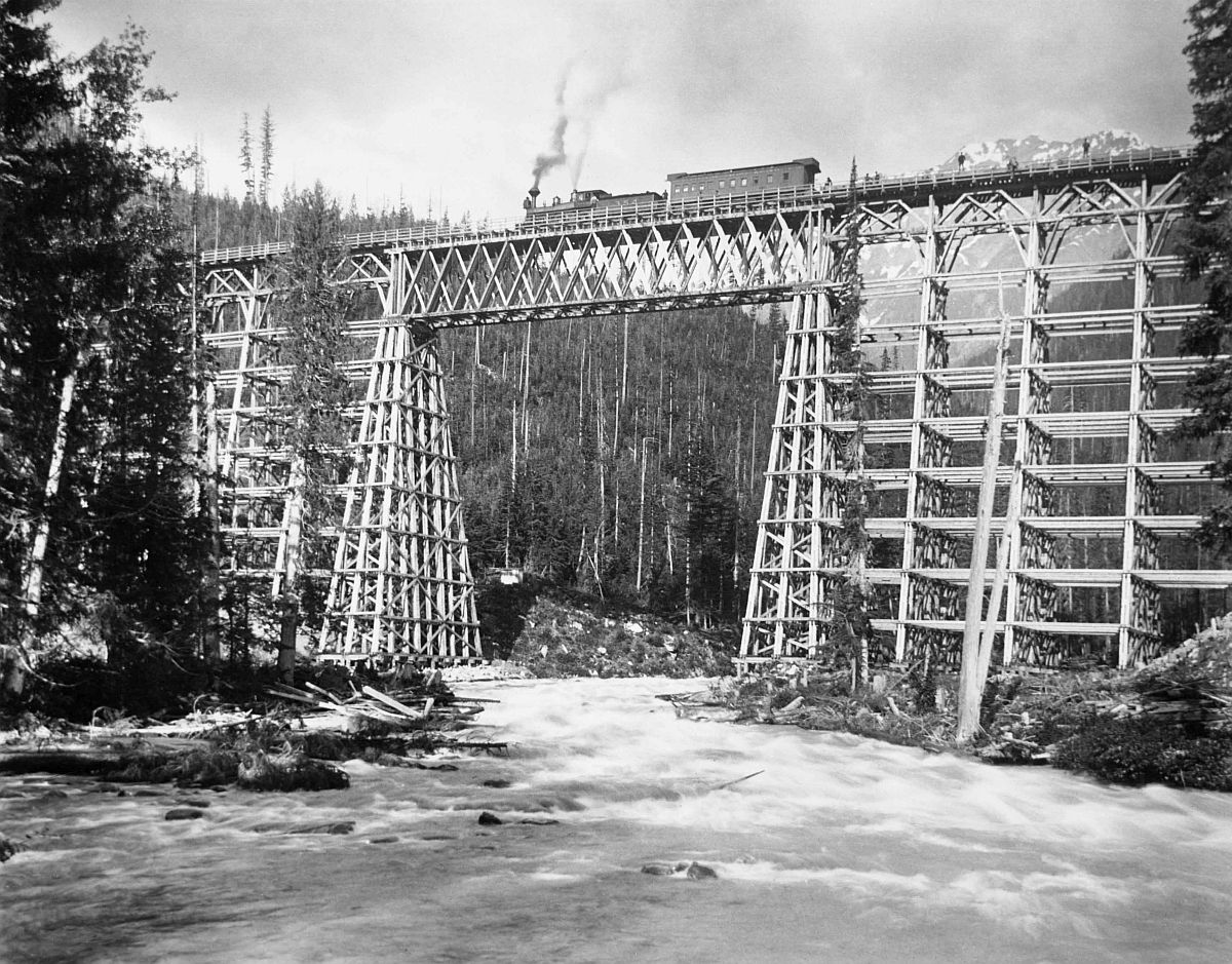 Canadian Pacific Railway Engine 154 on Mountain Creek bridge, Beaver Valley, Selkirks, British Columbia. Date: [ca. 1884-1886]