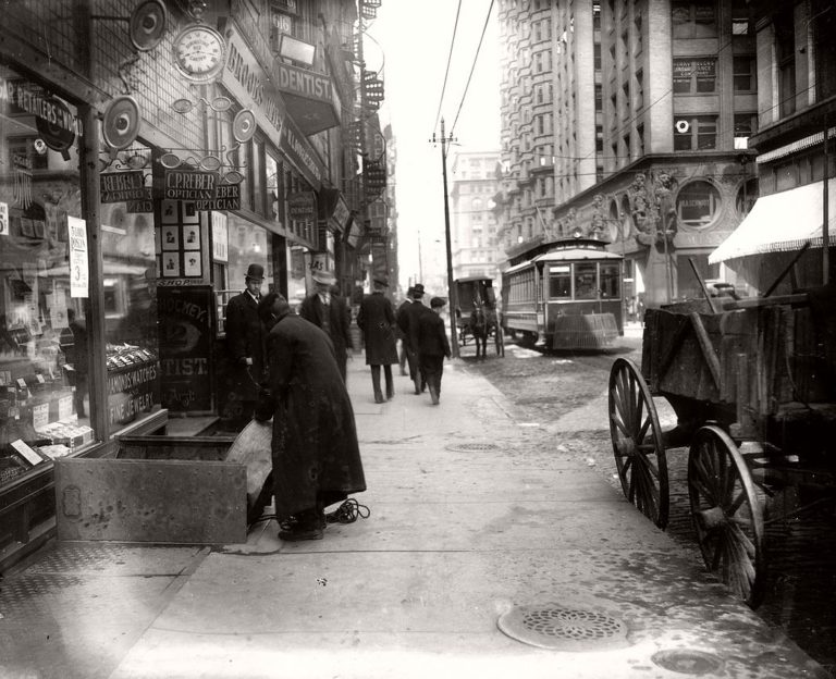 Vintage: Streets of St. Louis, Missouri (1900s) | MONOVISIONS - Black ...