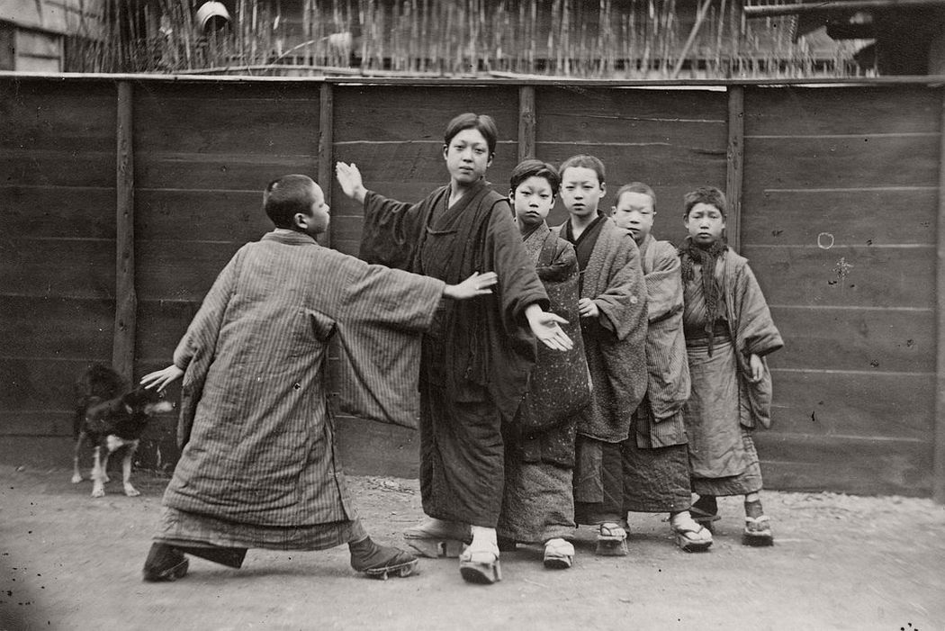 Children playing kotoro, ca. 1890