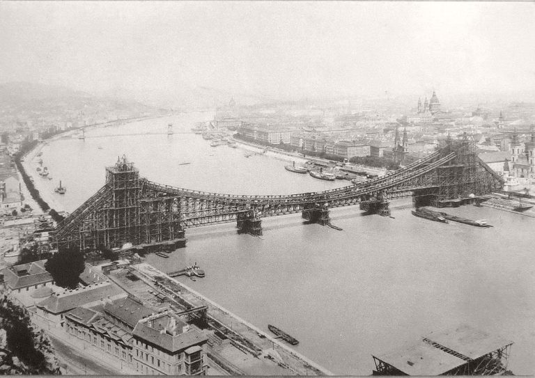 Vintage: Elisabeth Bridge in Budapest | MONOVISIONS - Black & White