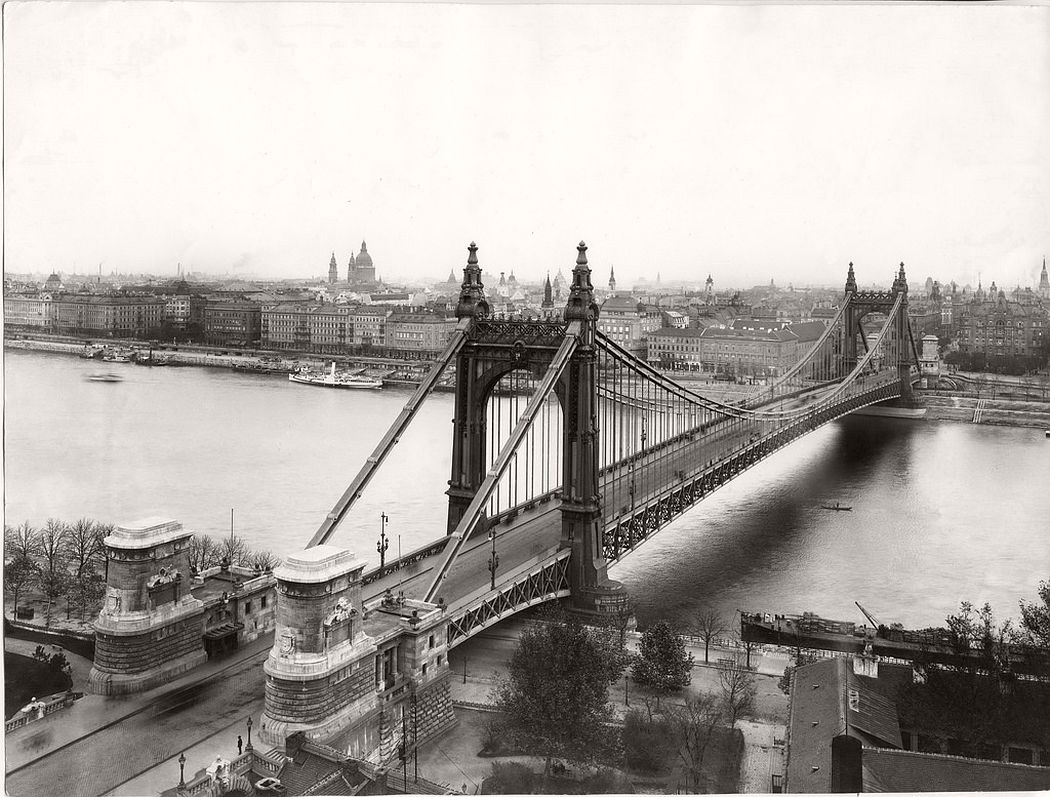 The old Elisabeth Bridge circa 1910-12
