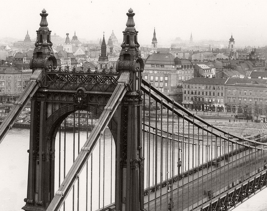 Old Elizabeth Bridge in the 1910s