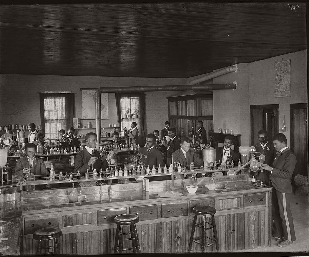 Chemistry laboratory at Tuskegee Institute, ca. 1902.