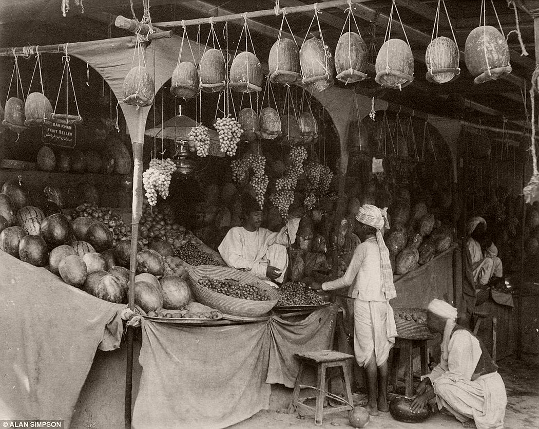 Pictured is the fruit market at Quetta Bazaar in 1900.