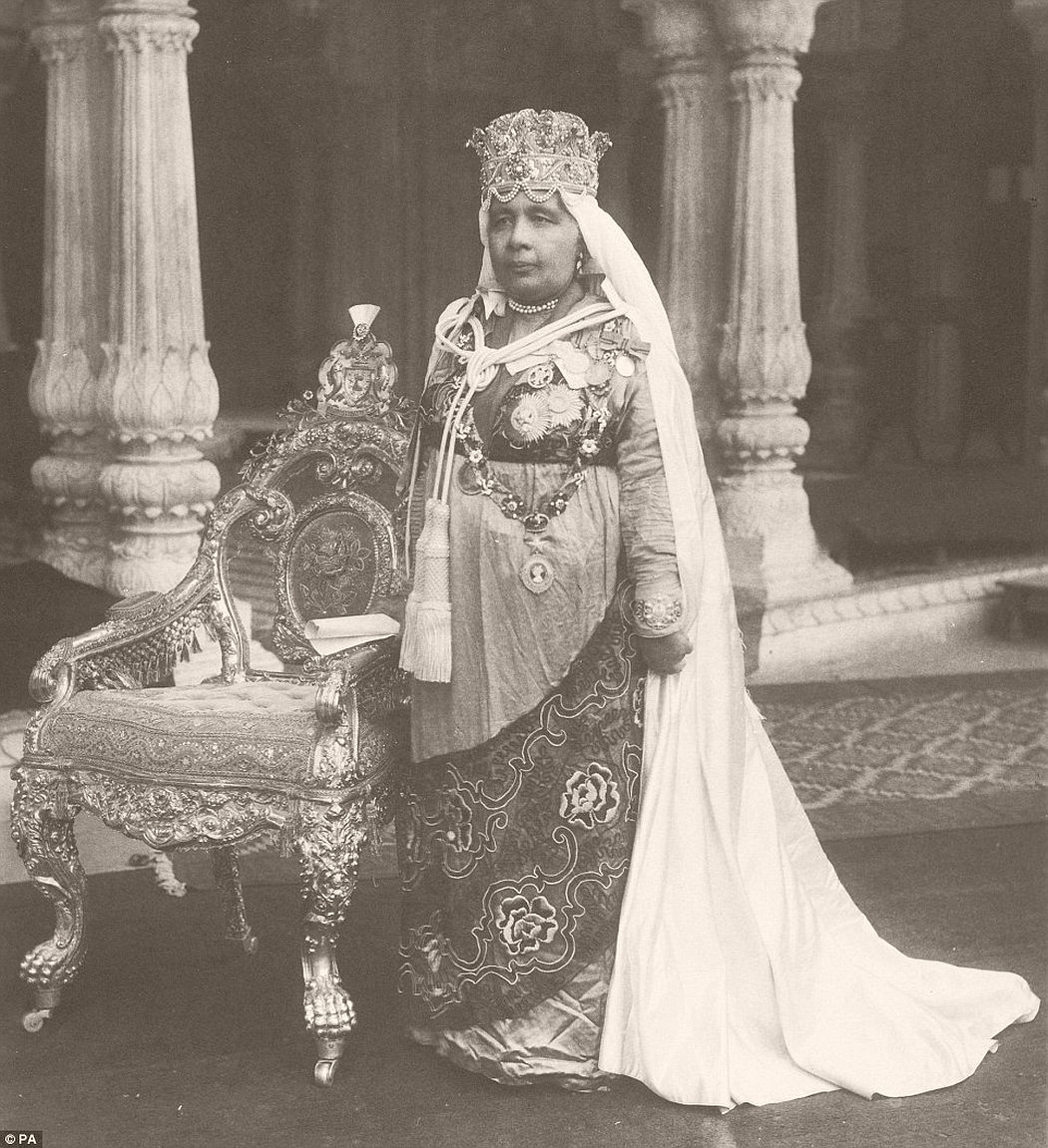 Nawab Sultan Kaikhusrau Jahan, Begum of Bhopal in 1922. She is seen here in full state dress in her palace in Bhopal, India.