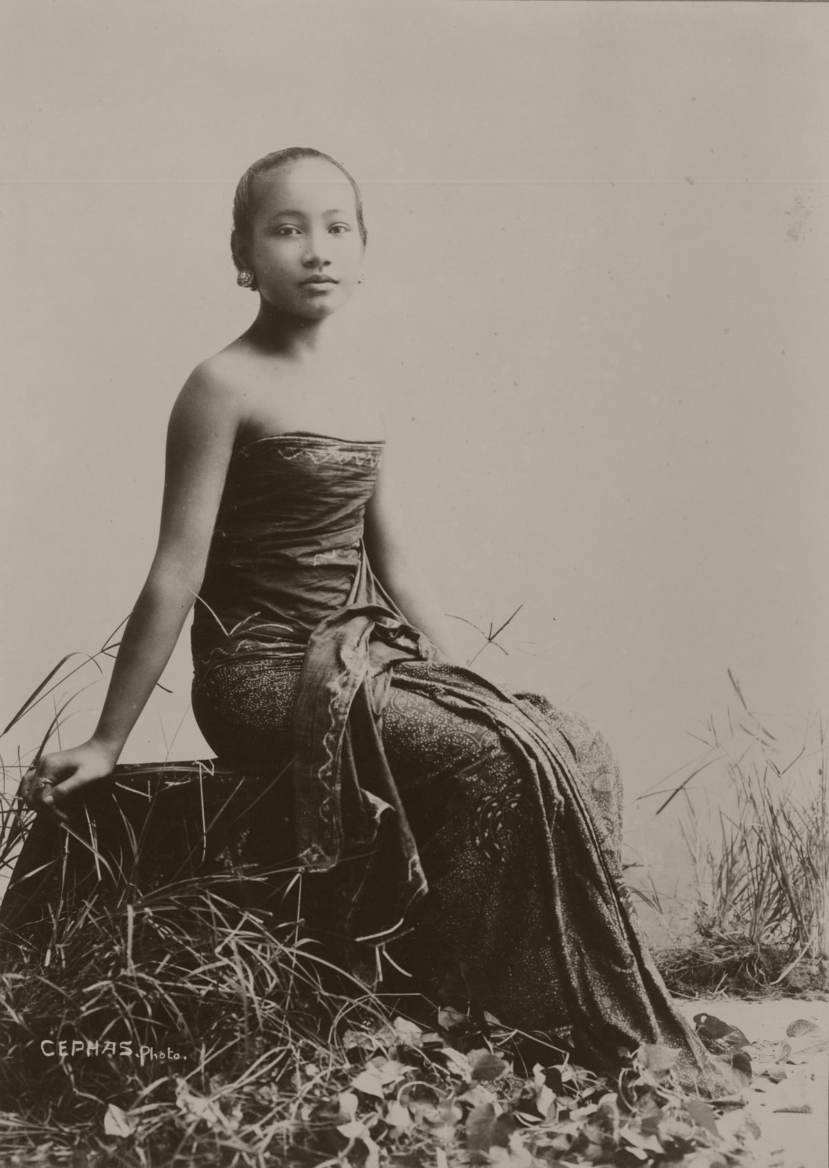 Javanese woman, circa 1900