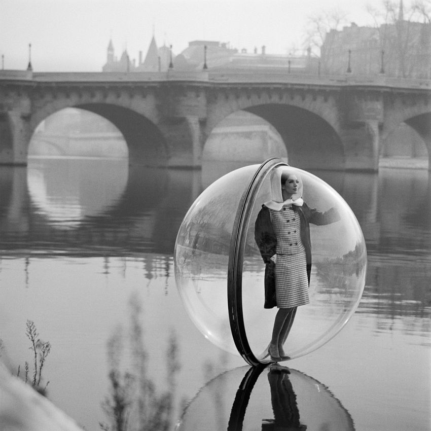 Melvin Sokolsky  Bubble on Seine, 1965