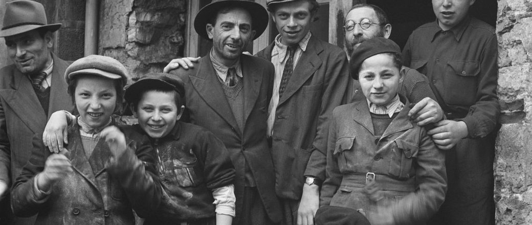 Biography: City Life photographer Roman Vishniac