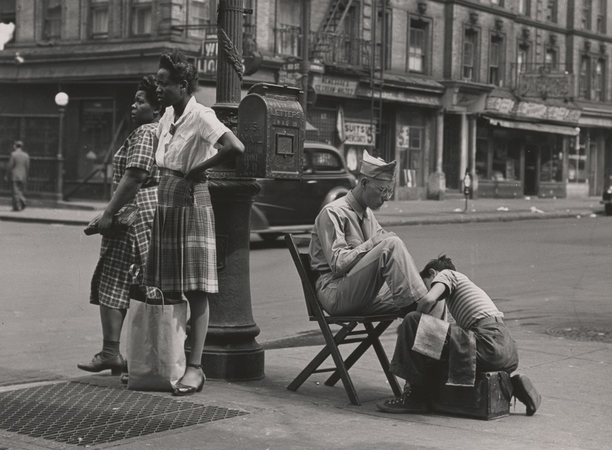 Lexington Avenue, Near 110th Street, Harlem, 1946. Image: Courtesy Museum of the City of New York and the Todd Webb Estate.