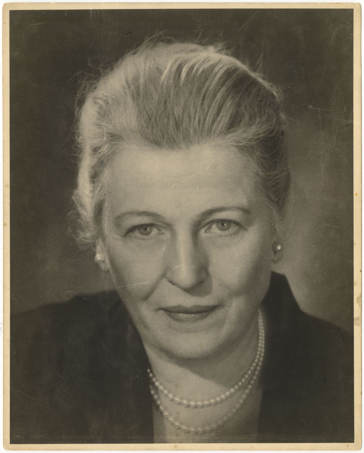 Photo: Editta Sherman (1912–2013); Pearl Buck; 1955. Gelatin silver print. New-York Historical Society; Gift of Kenneth Sherman. 