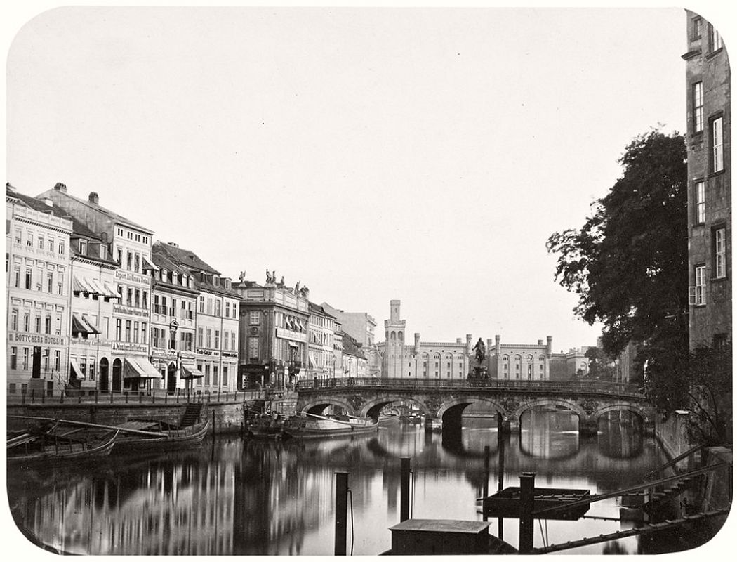 Lange Brücke with view towards Mühlendamm, around 1856