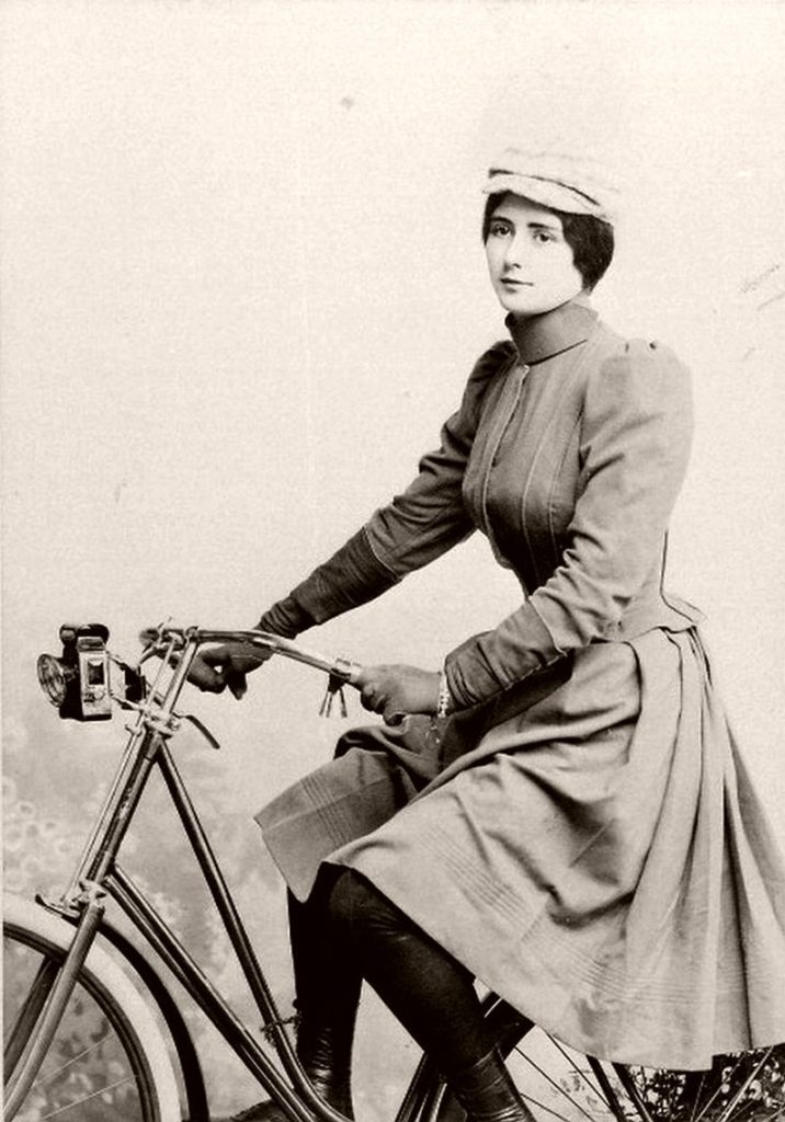 Vintage: Cléo de Mérode Portraits (1890s and 1900s) | MONOVISIONS ...