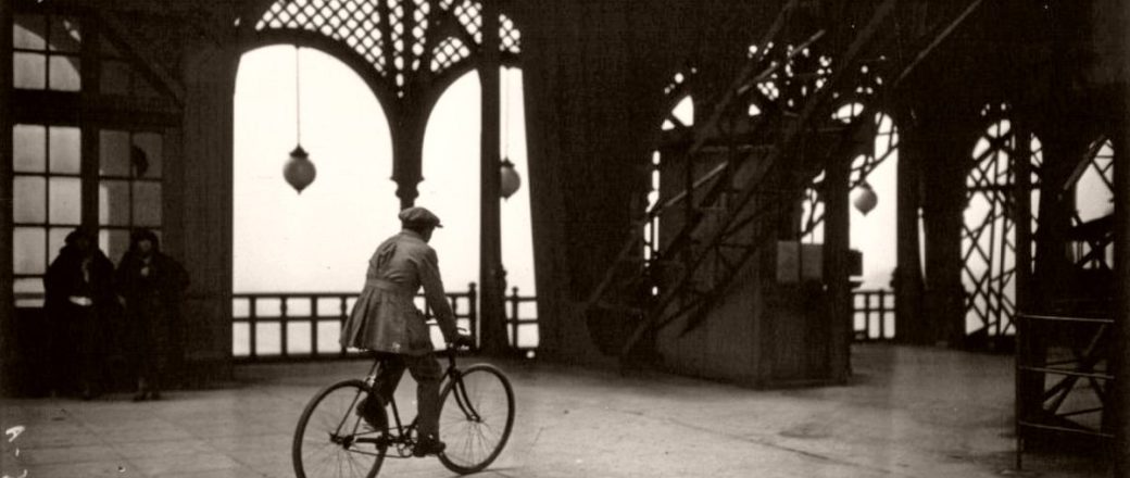 Vintage: Cycling down the Eiffel Tower (1923)